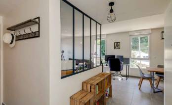 Salon rénové avec verrière 