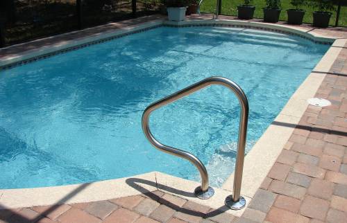 rénovation bassin piscine et nouveau liner - margelle et plage en pierre naturelle - Saint-Germain-sur-Morin – 77860 – 