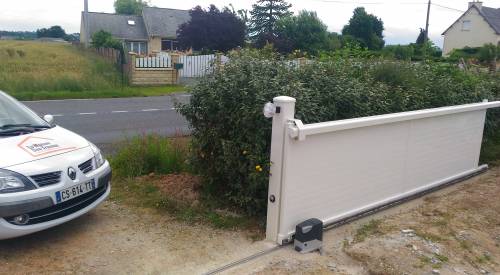 Portail coulissant aluminium motorisé