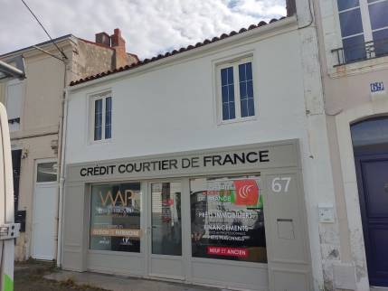 Façade rénovée La Rochelle