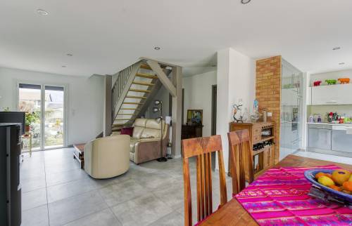 Un salon entièrement rénové