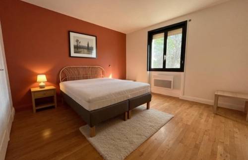 Peinture murs et plafonds chambre (69340 FRANCHEVILLE)