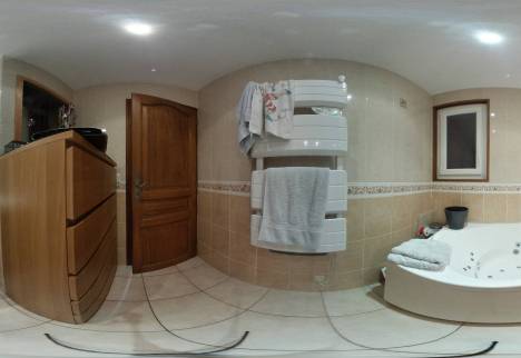 Ancienne salle de bain avant travaux de rénovation - Périgny-sur-Yerres 94520