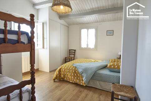 Décoration d'une chambre bord de mer La Maison des Travaux Vannes