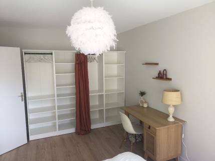 chambre rénovée et décorée dans un appartement - Nantes 44