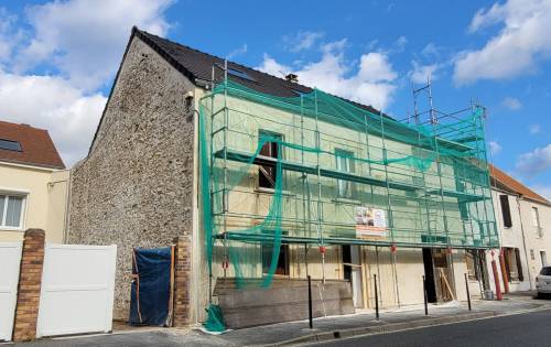 Travaux de ravalement de façade en cours - Fontenay-Trésigny 77610