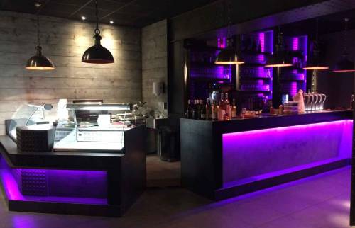 Rénovation d'un bar à Deauville