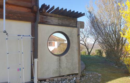 Vue de l'état initial avant la rénovation complète du bardage extérieur.
