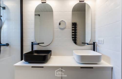 Vasques blanche et noire