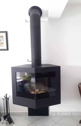 Cheminée moderne à foyer fermé