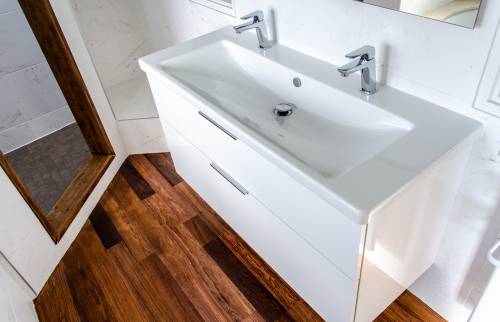 Meuble vasque avec double robinetterie