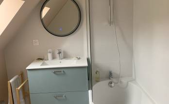 Salle de bain sous rampant La Maison des Travaux Rouen