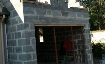 Construction du garage pour une extension de maison