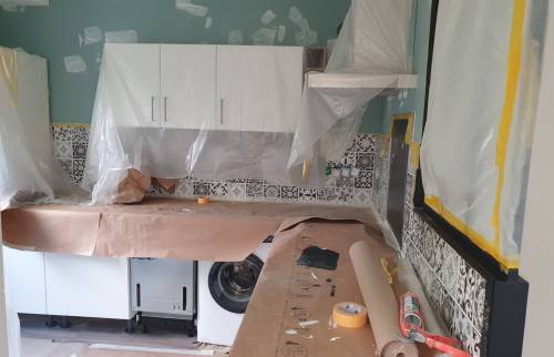 Finition de la peinture murale