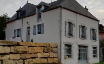 Ravalement et isolation des façades avec pose de menuiseries en PVC - La Chapelle-sur-Erdre - 44240 - 