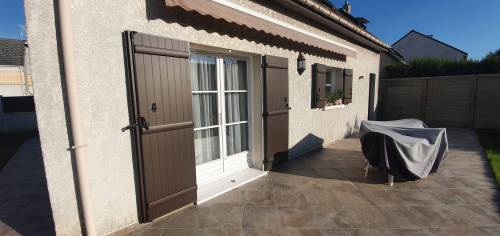 Nouveaux volets battants en aluminium après travaux de menuiserie - Brie-Comte-Robert 77170