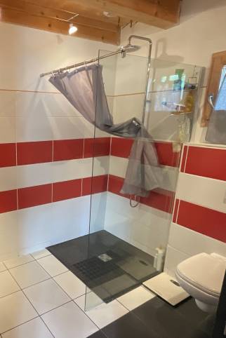 Salle de bain R - Avant - architecte 73, décorateur intérieur 73, peintre 73, carreleur 73, plaquiste 73, plombier 73, électricien 73