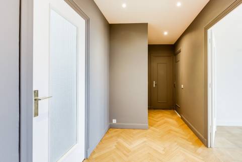 Rénovation Appartement Lyon 8 - Entrée et couloir après travaux
