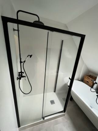  Nouvelle douche ouverte dans une salle de bain rénovée - Nantes 44200