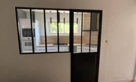 Rénovation de maison à Outreau : réagencement de la circulation avec une verrière d'atelier