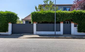 Portail et portillon neufs en Alu