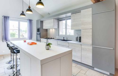 cuisine avec console repas rangement