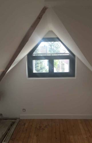 Nouvelle fenêtre mais les décors en fer sont conservés