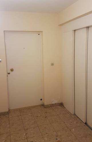 Hall d'entrée d'immeuble avant travaux de rénovation intérieure - Brie-Comte-Robert 77170