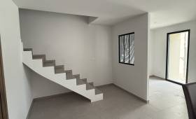 Escalier intérieur en béton - Alixan 26300