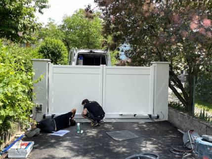 installation du nouveau portail dans le Grésivaudan