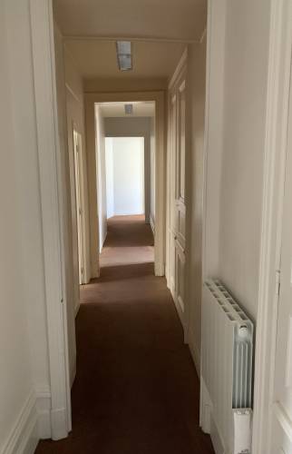 Avant travaux : décoration obsolète 