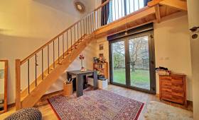 Escalier bois intérieur avec passerelles à Yerres - 1
