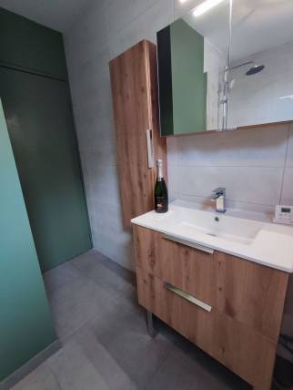 pose d'un meuble vasque bois