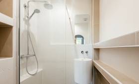 Rénovation complète de salle de bain moderne à Boulogne-Billancourt