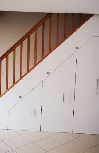 Aménagement penderie escalier