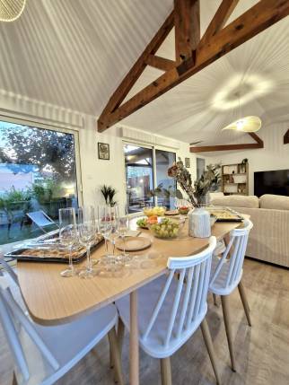 Décoration du coin repas de l'espace coliving - Montauban 82000