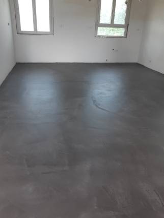 Travaux de rénovation de maison avec pose de béton ciré - Saint-Jean-de-Niost 01800