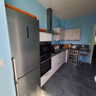 POse des carrelages, mise en peinture, pose des meubles de cuisine 