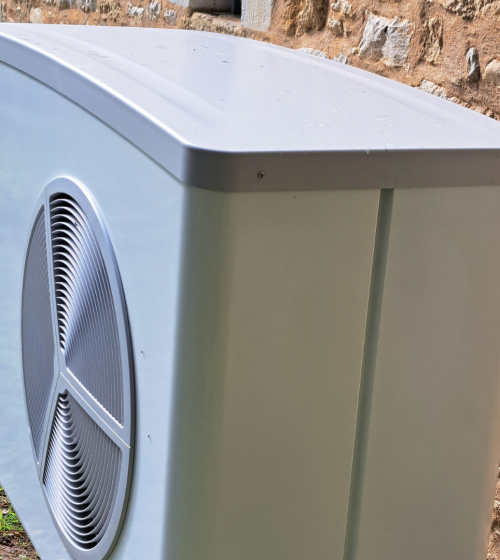 🌿 Zoom sur l’unité extérieure de la pompe à chaleur Stiebel Eltron : performance, silence et économies d’énergie au rendez-vous.