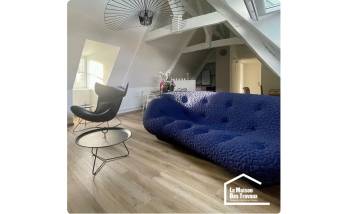 salon dans des combles 