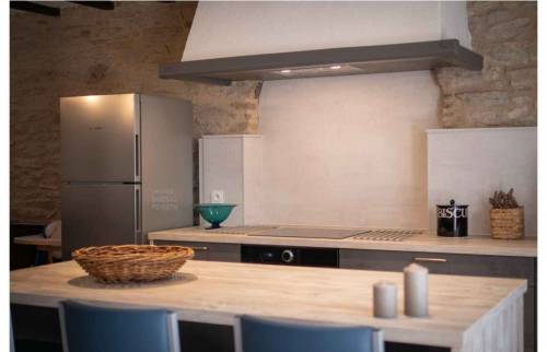 RENOVATION DE CUISINE DANS LONGERE A FEREL PAR LE COURTIER EN TRAVAUX