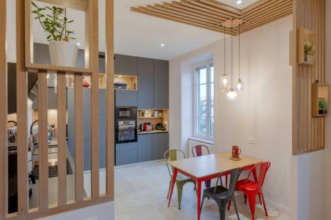 Lyon (69005) : Réalisation d'une cuisine ouverte sur le séjour avec claustra sur mesure