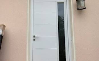 porte entrée en aluminium blanc Nîmes