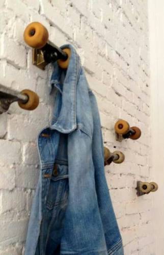 patère du même style roues à state board