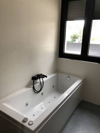 Baignoire balnéo