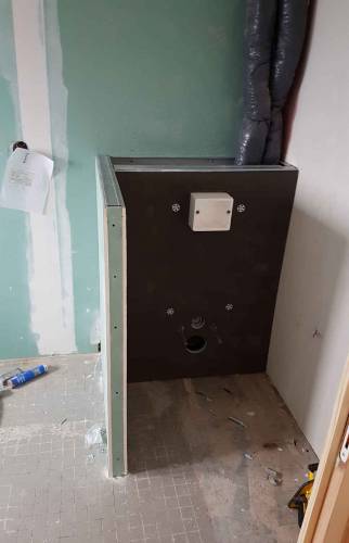 installation de toilette suspendu 