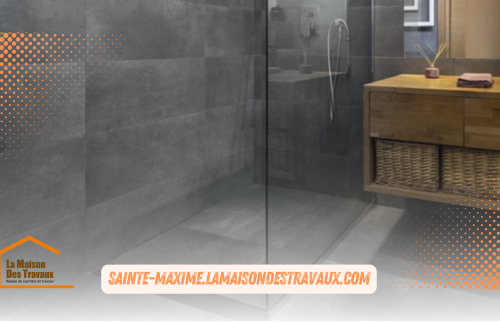 Rénovation de salle de bain moderne à La Garde-Freinet : un projet clé en main