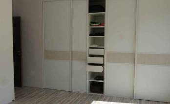dressing aménagé sur mesure portes coulissantes
