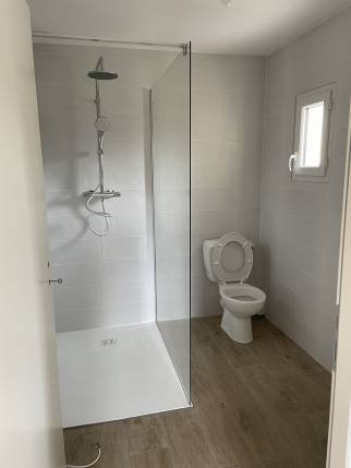  Salle de bain dans une dépendance de résidence secondaire rénovée - Montélier 26120