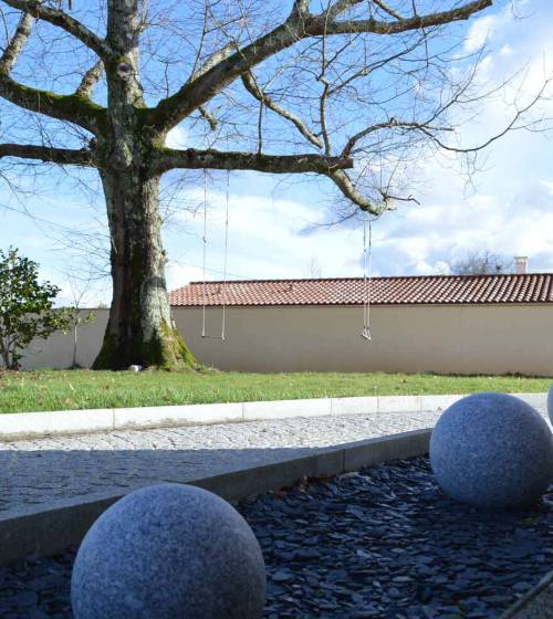 aménagement extérieur avec verdure - Aix-les-Bains (73)  